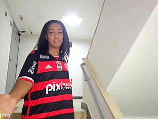 Meu vizinho safado me convidou para o seu app, eu aceitei