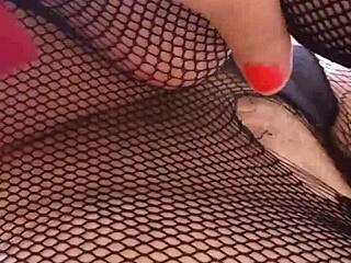 greta la una rete per una bella signora matura