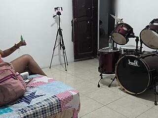 Hey Sexy Housewife, Ready for Venezuelan Vacation Fun?