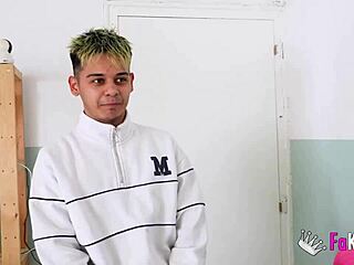 I’m amazed Lucia Bianco craves young 18+ boy for mature sex!