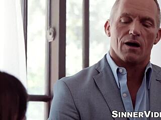 Tommy Gunn Rams Silvia Saige's Shaved Pussy in Doggystyle!