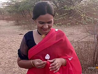 Passionate bhabhi Kavita craving rough outdoor sex