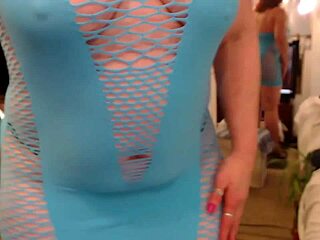 Dawnskye1962 Smokes and Guides Your Jerkoff with Curvy Charm!