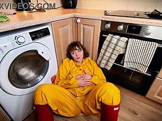 Give me a cum and piss party with dildo and toys