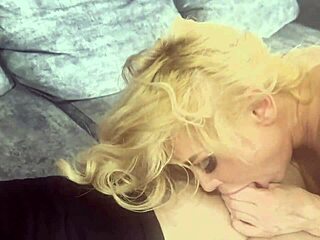 Experienced MILF in pantyhose seduces with sexy legs
