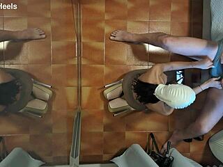 i see the milf in pantyhose give blowjob on knees and swallow cum, its so hot