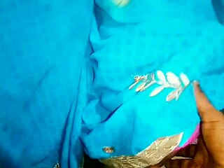 indian aunty room cleaning have sex with house owner