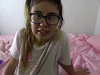 Dumb little 18+ cunt degrades herself with dirty talk