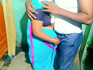 indian aunty room cleaning have sex with house owner