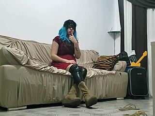 Look at this pregnant wife giving an amazing blowjob!