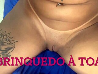 tirando a virgindade do cuzinho da nossa amiga gostosa ela nao deixou colocar tudo no red e no cher