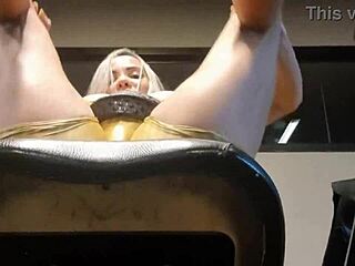 met this blonde with swollen pussy at gym, damn