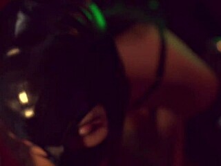 bajo la m�scara pasi�n y dominio en el bdsm