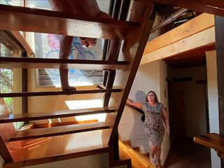 Mistress April dominates in Rosen Garden.