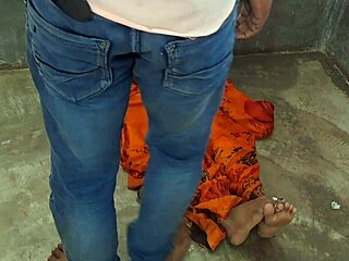 Indian hot bhabhi gets wild with tailor master, damn!