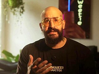 Hey, gorgeous Colombian ebony cheats and bangs husband's best friend, take my huge ass now!