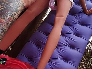 Fella licks sweet pussy of a slutty loirinha with a toy