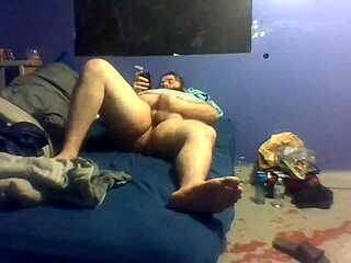 zdshit jerks off solo