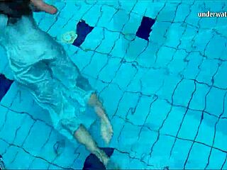 Juicy tits of a seductive girl Piyavka chehova in water