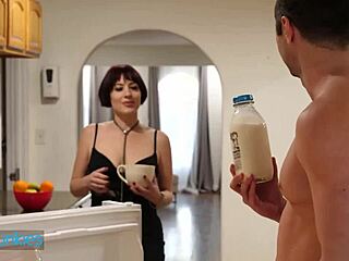 Brad showcases impressive physique to lonely neighbor