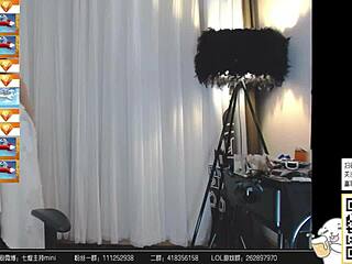 Ever seen a stunning Asian on web chat like Guo Mini?