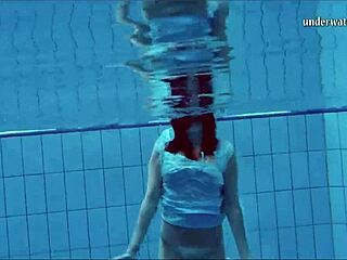 oh my god, piyavka chehova's big bouncy juicy tits look amazing underwater!