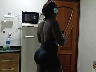 Beautiful acceptance shows neighbor how to squat for free