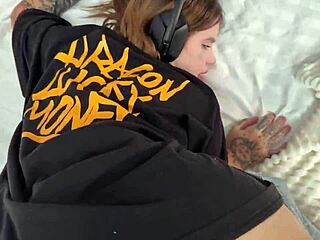 I tore my jeans and had sex with my friend's wet pussy