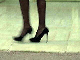 Anouk 30 Expert Psychologist In Dick Handling!