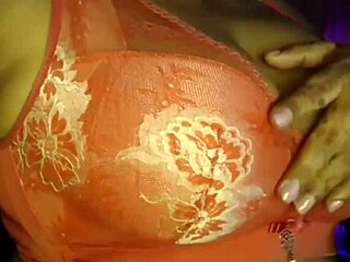 Big tits Indian girls are so hot that men can't resist fucking them