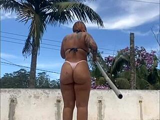 I'm horny all day long when the handyman is around