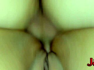 perdi a aposta e tive que dar gostoso pra ele, worshiping that brazilian big ass barefoot in homemade cuckold sex.