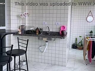 Contratei Essa Empregada Pra Ajudar Em Casa, Ela Tem A Bunda Linda?