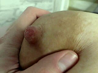 cuckold husband discovers creampie in wife's pussy