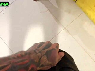 A peituda Loira is pleasing with a very hot blowjob