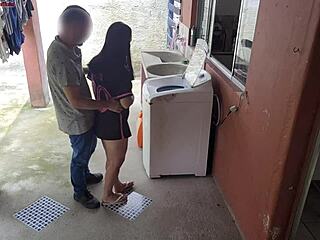 Casa de mulher casada: marido ausente, t�cnico e mais