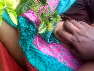 Indian milkman seduced the beauty with big tits