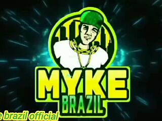 लैटिना रंडी बड़े लंड को काउगर्ल स्टाइल में चढ़ती है