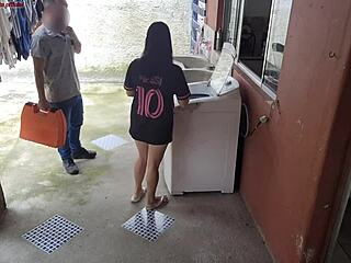 Casa de mulher casada: marido ausente, t�cnico e mais