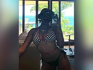 Fans jerk off to sexy ebony celebrity SZA in tribute contest