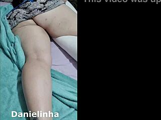 Danielinha’s pink treasure is just too tempting! 😘