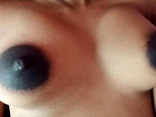 गर्भवती सौतेली माँ तुम्हारे हॉट क्रीमपाई की प्यासी है।