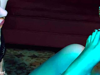 They tasted honey and licked feet, a sweet combination