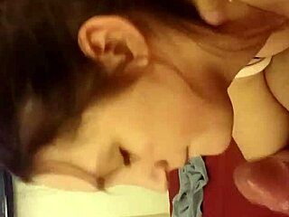 The white girl with big ass sucking the guy's dick