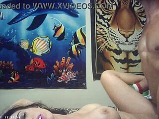 candice cumm meets maxxx loadz for a first time homemade encounter