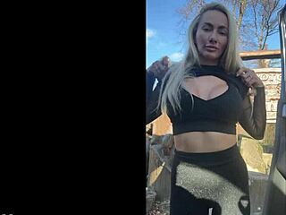 I love this quiet office girl's wild party side