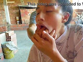 Me Follo A Mi Jefa Pro Su Gran Idea Y Le Ordeño Su Teta