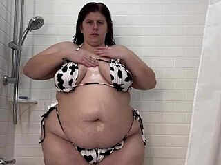 Oiled bbw hucow feels pleasure masturbating in the shower