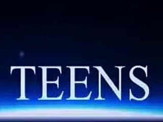 Student gives amazing BJ in dorm 😍