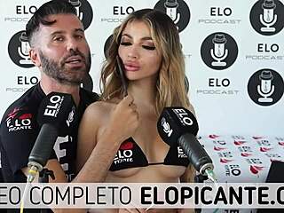 Elo Podcast Le Pega Con La Paleta A Veve Valencia.